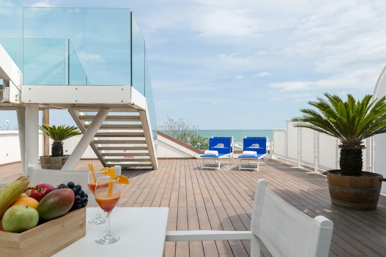 Trampolines Suite Hotel Riccione Exterior foto